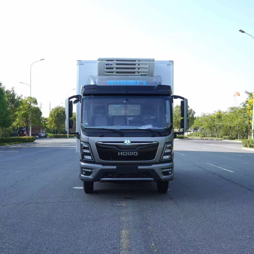 Sinotruk HOWO Commander Series 4x2 Refrigerated Truck
