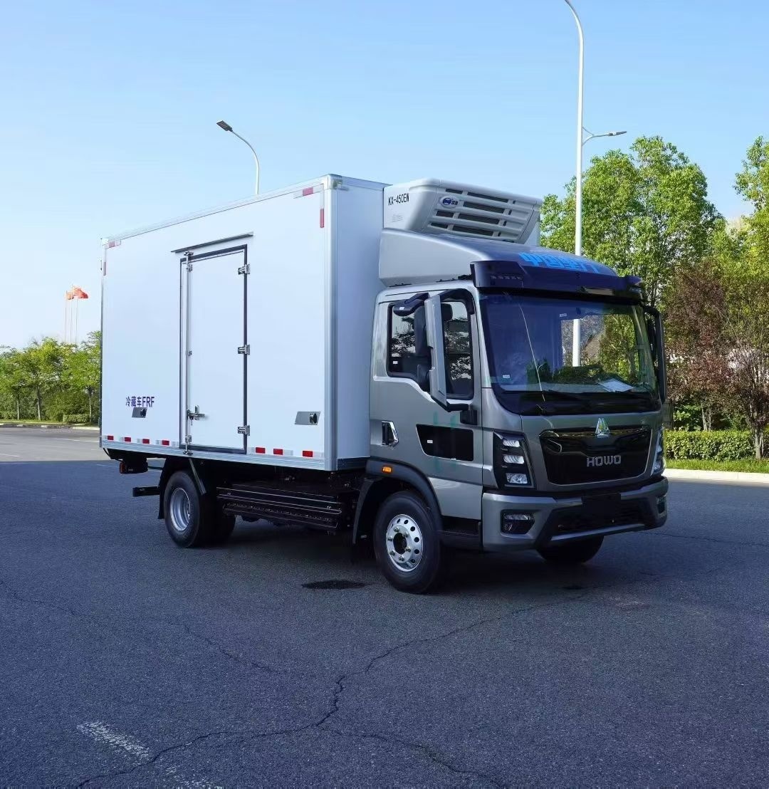 Sinotruk HOWO Commander Series 4x2 Refrigerated Truck