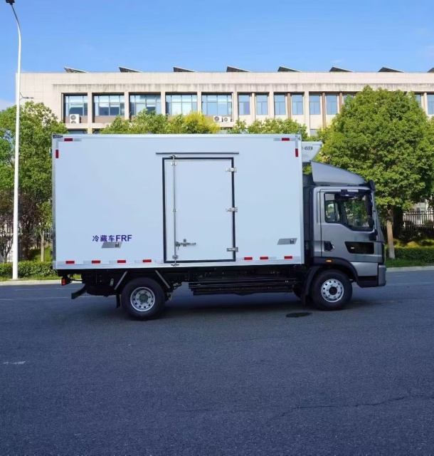 Refrigerator truck