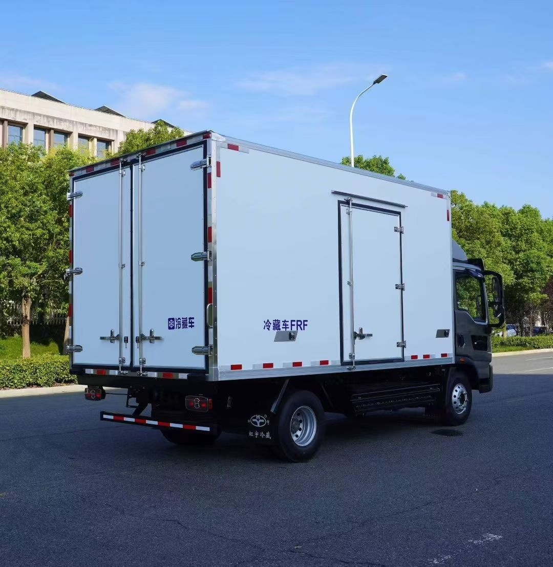 Sinotruk HOWO Commander Series 4x2 Refrigerated Truck