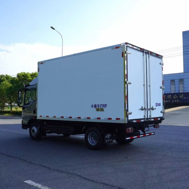 Refrigerator truck