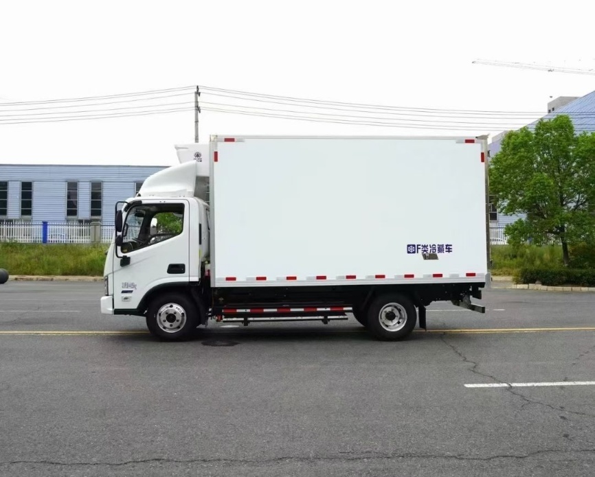 Foton Aumark  4.2m Pure Electric Blue-Plate Refrigerated Truck