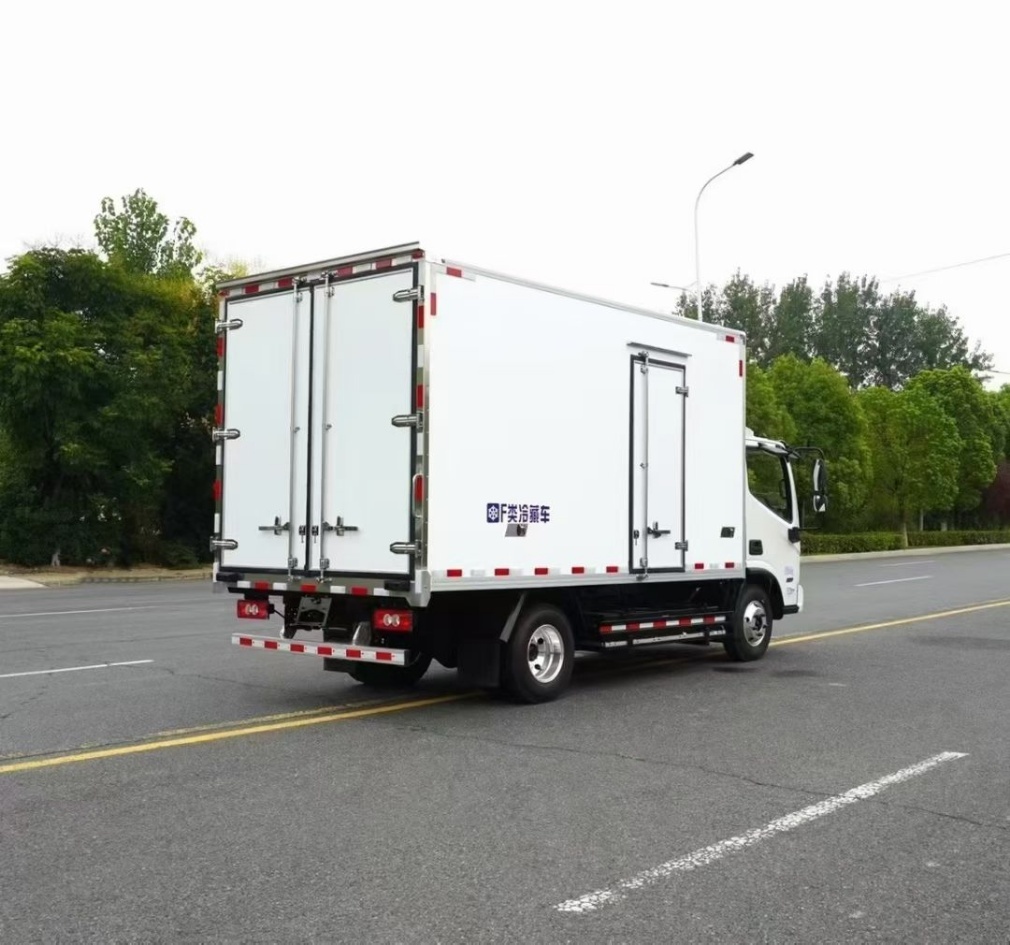 Foton Aumark  4.2m Pure Electric Blue-Plate Refrigerated Truck