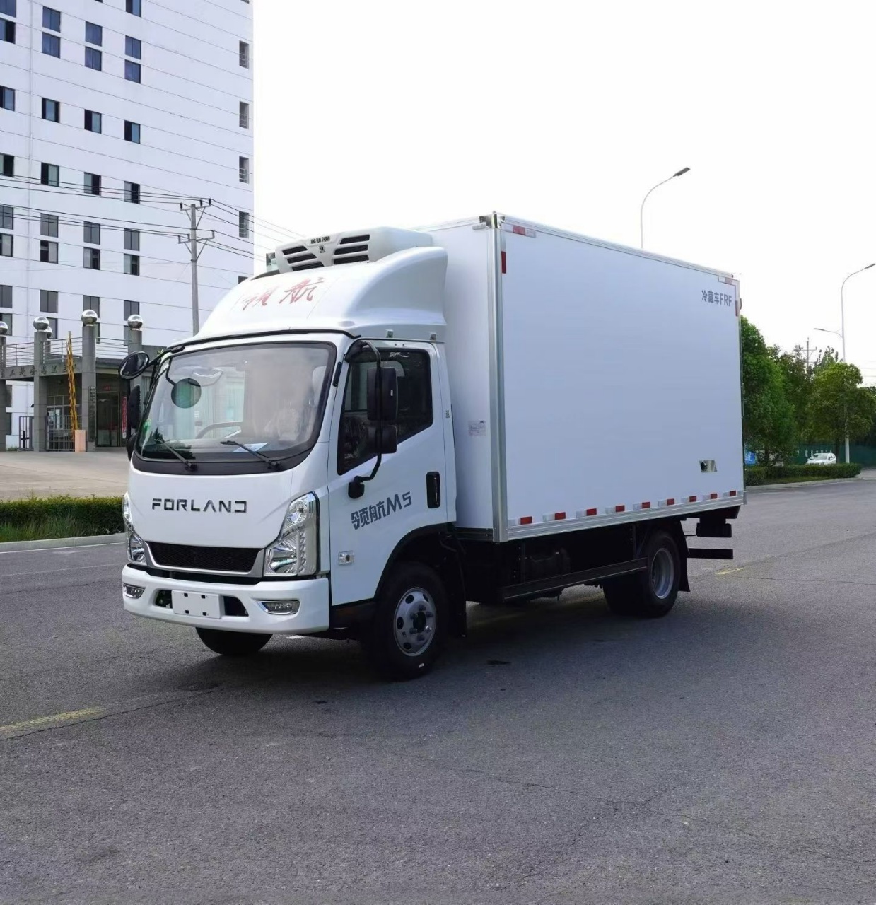 FOTON  M5 4.2-Meter Blue-Plate Refrigerated Truck (National VI Refrigerated Box Truck)