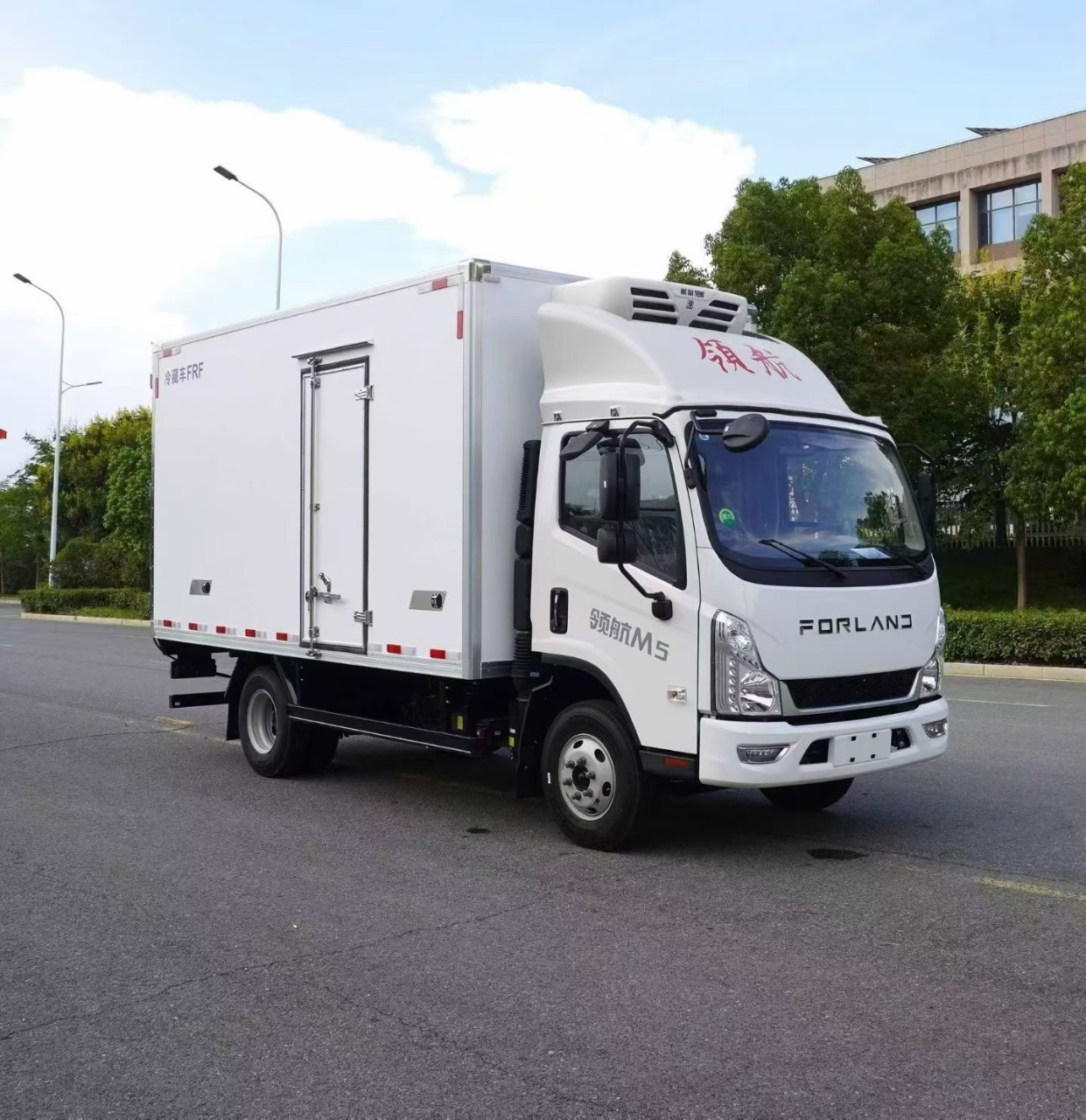 FOTON  M5 4.2-Meter Blue-Plate Refrigerated Truck (National VI Refrigerated Box Truck)