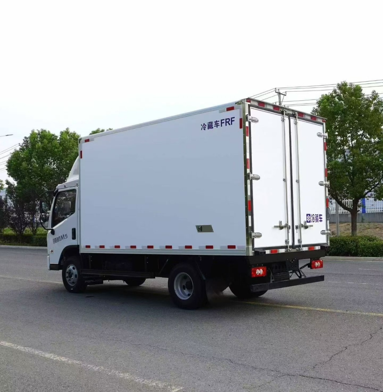 FOTON  M5 4.2-Meter Blue-Plate Refrigerated Truck (National VI Refrigerated Box Truck)