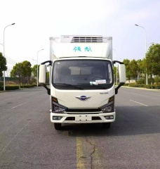 Refrigerator truck
