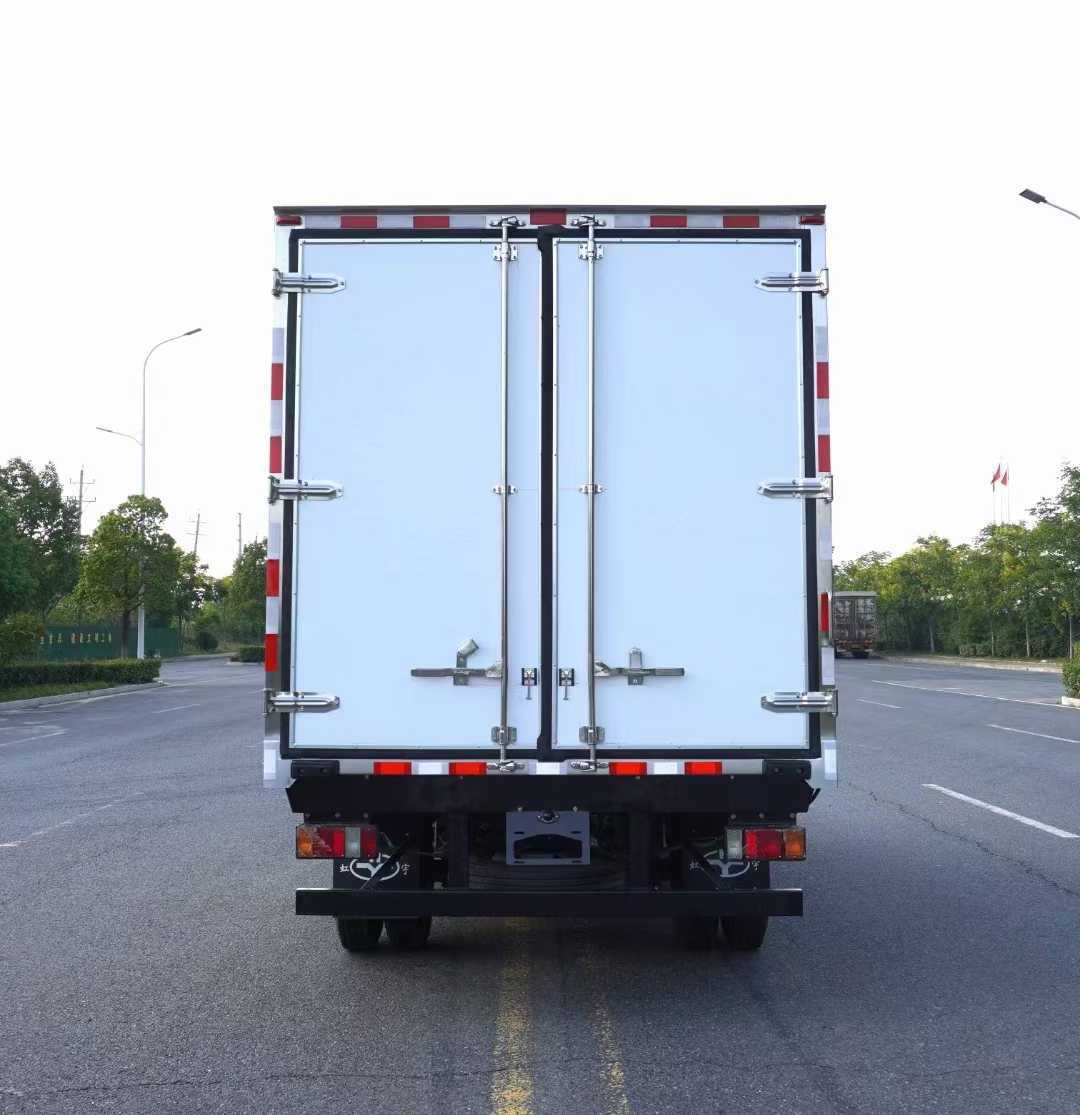 ISUZU 4.2m Fresh-Keeping, Frozen & Refrigerated Box Truck