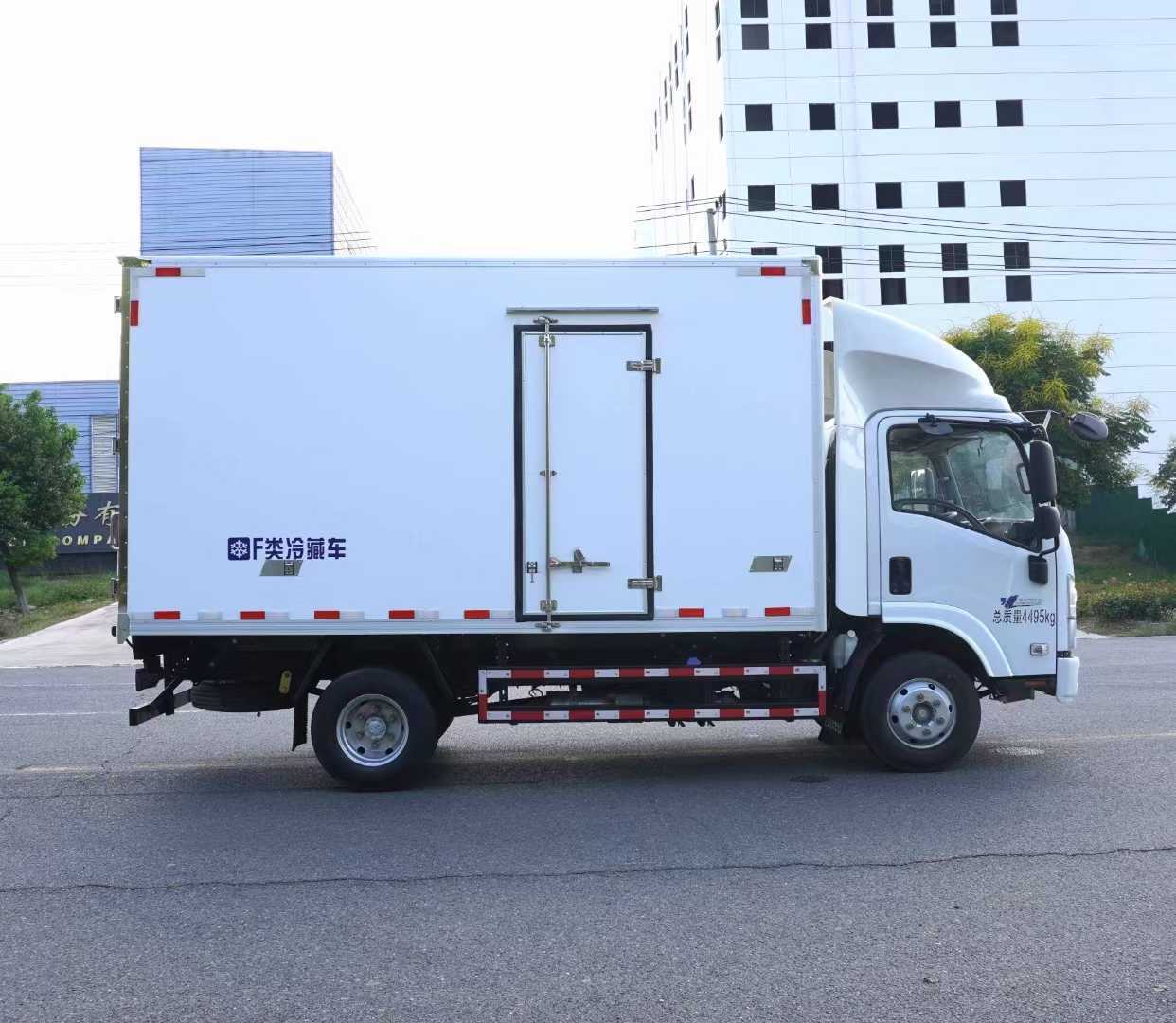 ISUZU 4.2m Fresh-Keeping, Frozen & Refrigerated Box Truck