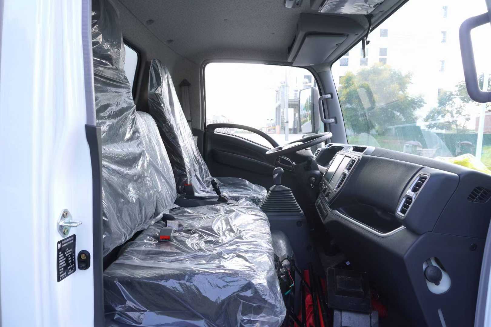 ISUZU 4.2m Fresh-Keeping, Frozen & Refrigerated Box Truck