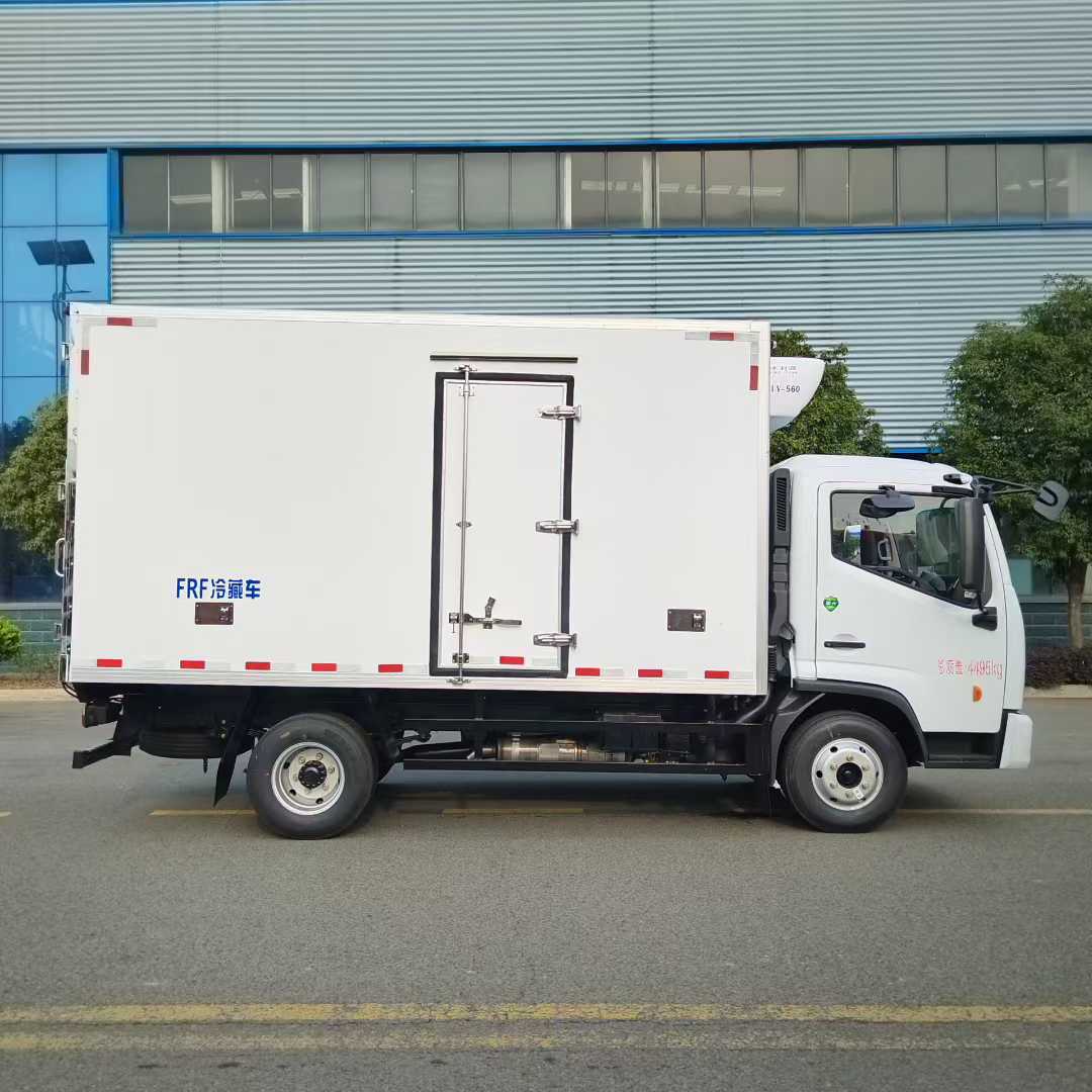 DFL  4.2-meter Blue Plate National VI Cold Chain Insulated Box Refrigerated Truck