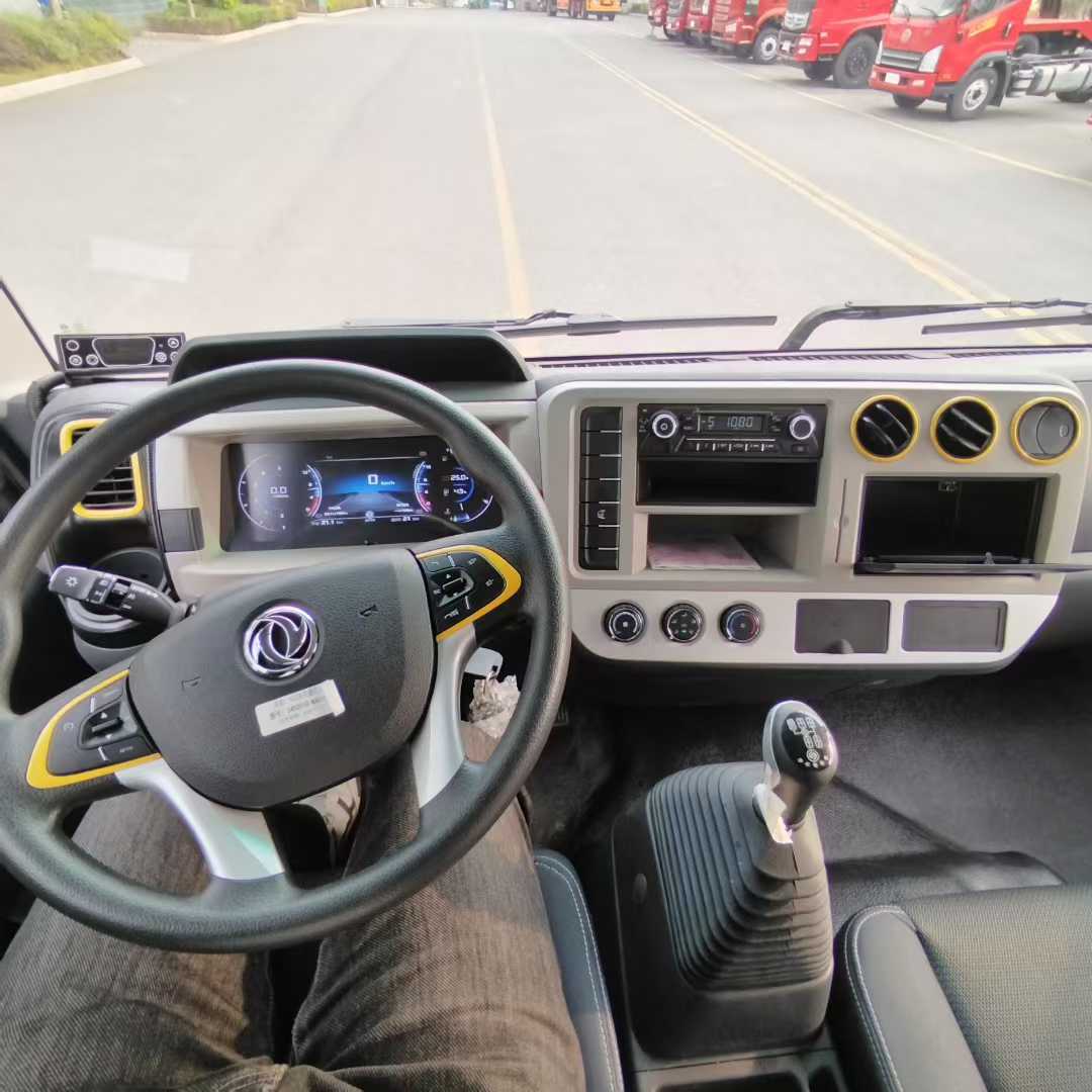 Refrigerator truck