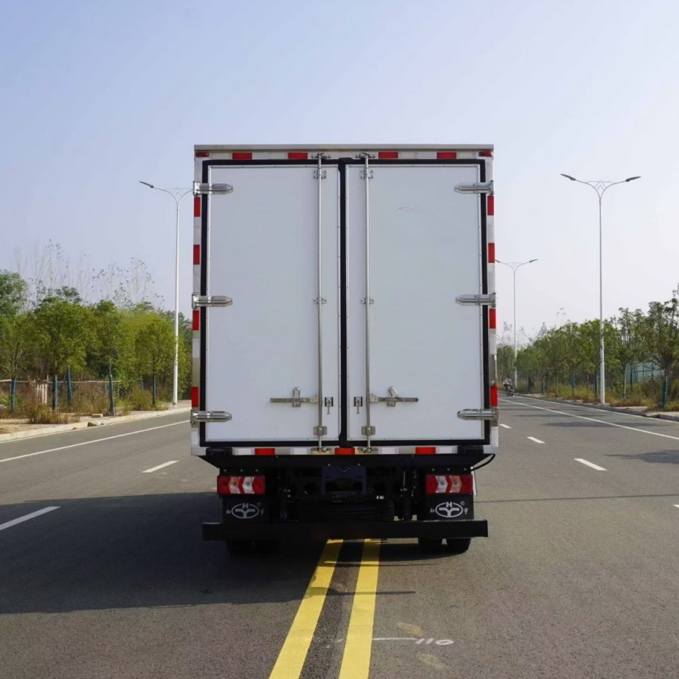 JAC 4.2-meter Wide-body Blue License Refrigerated Truck (Cold Chain Fresh-Keeping Transport Vehicle)