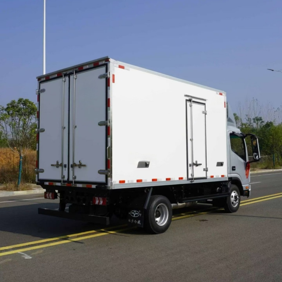 JAC 4.2-meter Wide-body Blue License Refrigerated Truck (Cold Chain Fresh-Keeping Transport Vehicle)