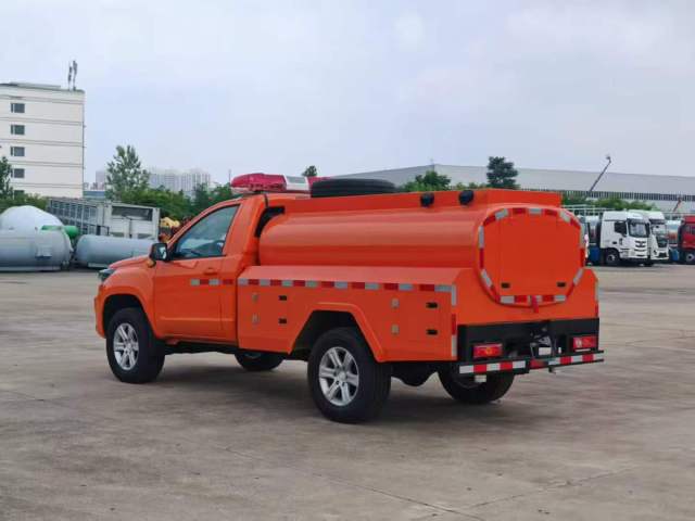 Fire fighting truck