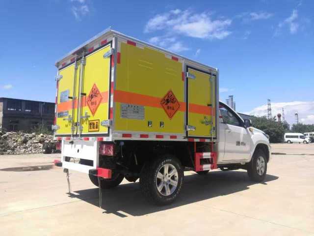 Explosive transport vehicle