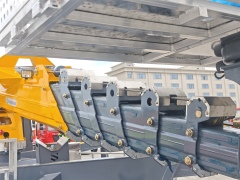 High-altitude work vehicle