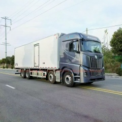 9.6m Auman Galaxy 7-620HP Refrigerated TruckCab Specifications: Galaxy Interior, High-roof & High-floor