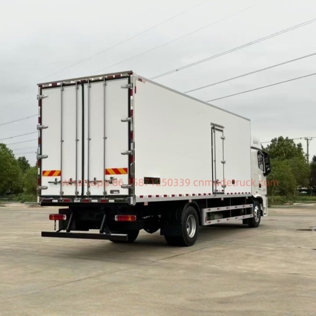 7.8m Refrigerated Truck - Foton Auman GTL with Cummins 350HP Engine & Automatic Transmission
