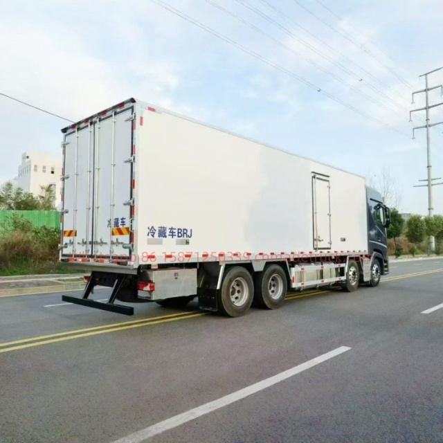 9.6m Auman Galaxy 7-620HP Refrigerated TruckCab Specifications: Galaxy Interior, High-roof & High-floor