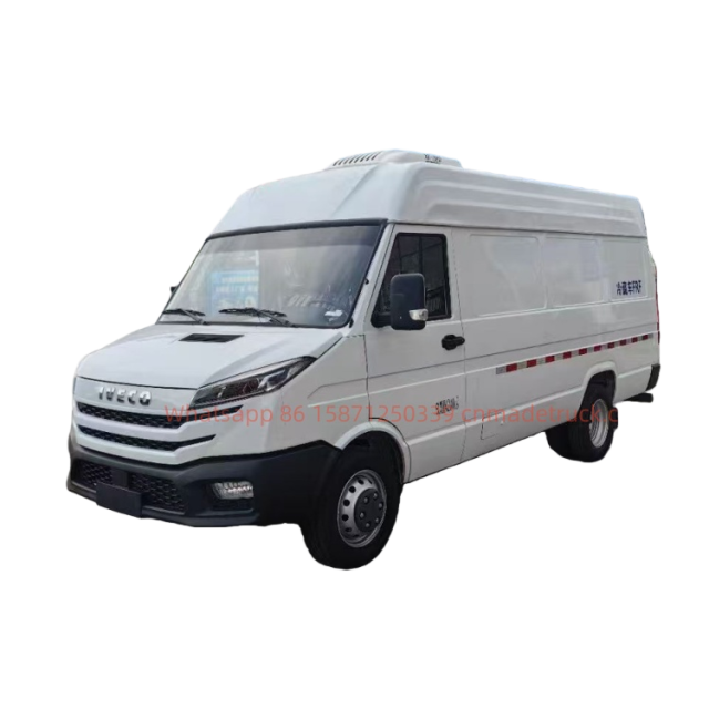 IVECO Long-wheelbase High-roof Refrigerated Van engine displacement2500ml engine horsepower122hp