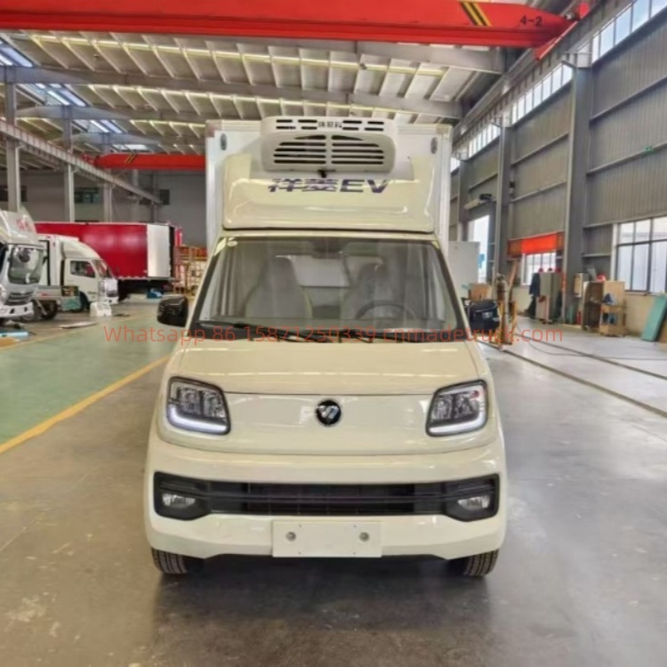 Xiangling Q Pure Electric 4×2 Refrigerated Cold Chain Vehicle, engine horsepower 102, maximum speed limit 90Km/h