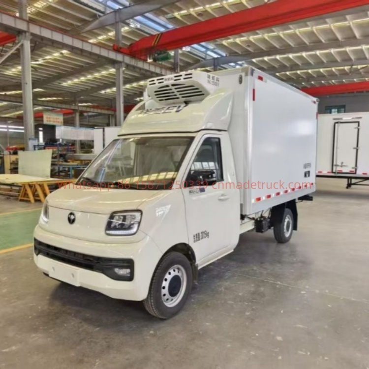 Xiangling Q Pure Electric 4×2 Refrigerated Cold Chain Vehicle, engine horsepower 102, maximum speed limit 90Km/h