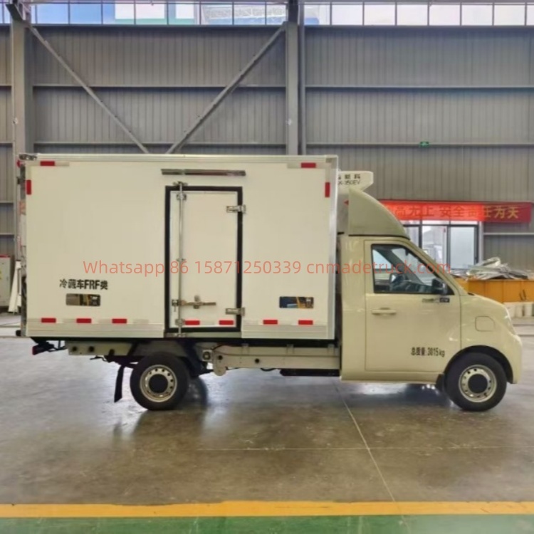 Xiangling Q Pure Electric 4×2 Refrigerated Cold Chain Vehicle, engine horsepower 102, maximum speed limit 90Km/h