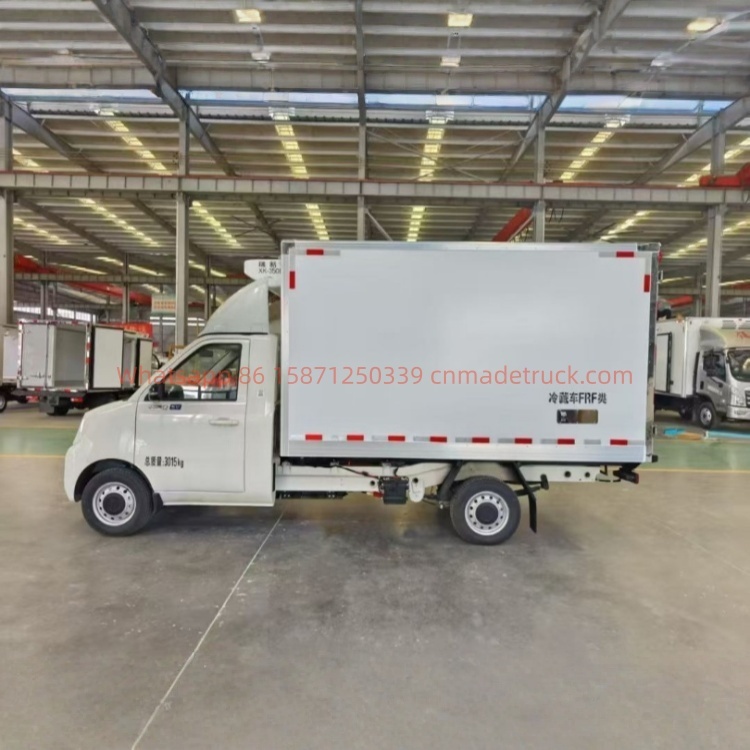 Xiangling Q Pure Electric 4×2 Refrigerated Cold Chain Vehicle, engine horsepower 102, maximum speed limit 90Km/h