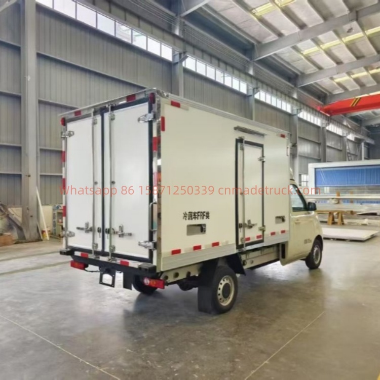 Xiangling Q Pure Electric 4×2 Refrigerated Cold Chain Vehicle, engine horsepower 102, maximum speed limit 90Km/h