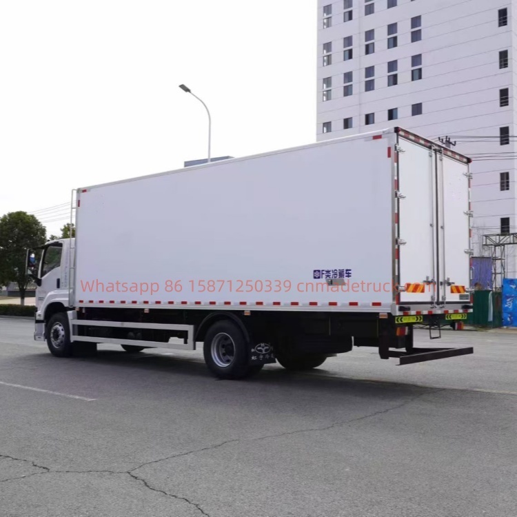 Isuzu 4*2 refrigerated cold chain truck with 5550mm wheelbase