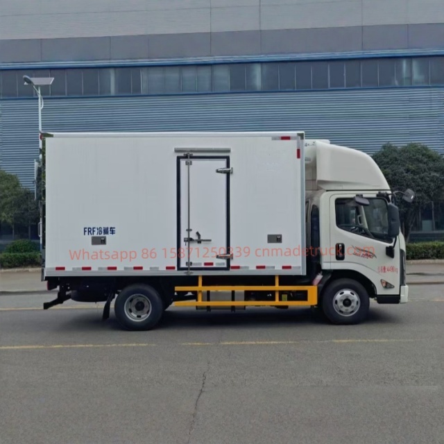 4.2m JMC New Kaiyun Wide-cab  Refrigerated Truck  engine horsepower164hp  payload capacity1095kg