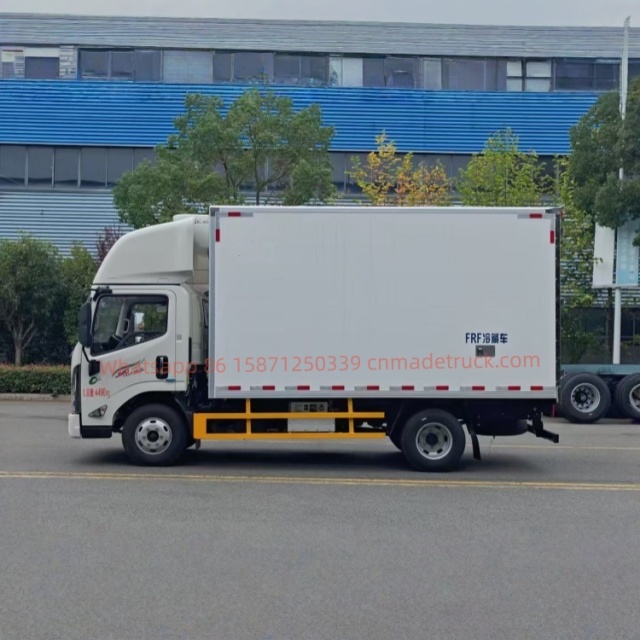 4.2m JMC New Kaiyun Wide-cab  Refrigerated Truck  engine horsepower164hp  payload capacity1095kg