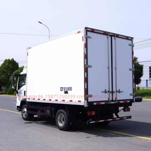SINOTRUK Captain T5 Refrigerated Truck   wheelbase3360mm    payload1155kg  tire specification750R16LT 12PR 