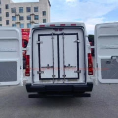 IVECO Long-wheelbase High-roof Refrigerated Van engine displacement2500ml engine horsepower122hp