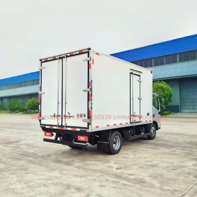 4.2m Class VI Foton Aumark S1 Refrigerated Truck, 158hp Max Speed: 105 km/h Payload Capacity: 1100 kg