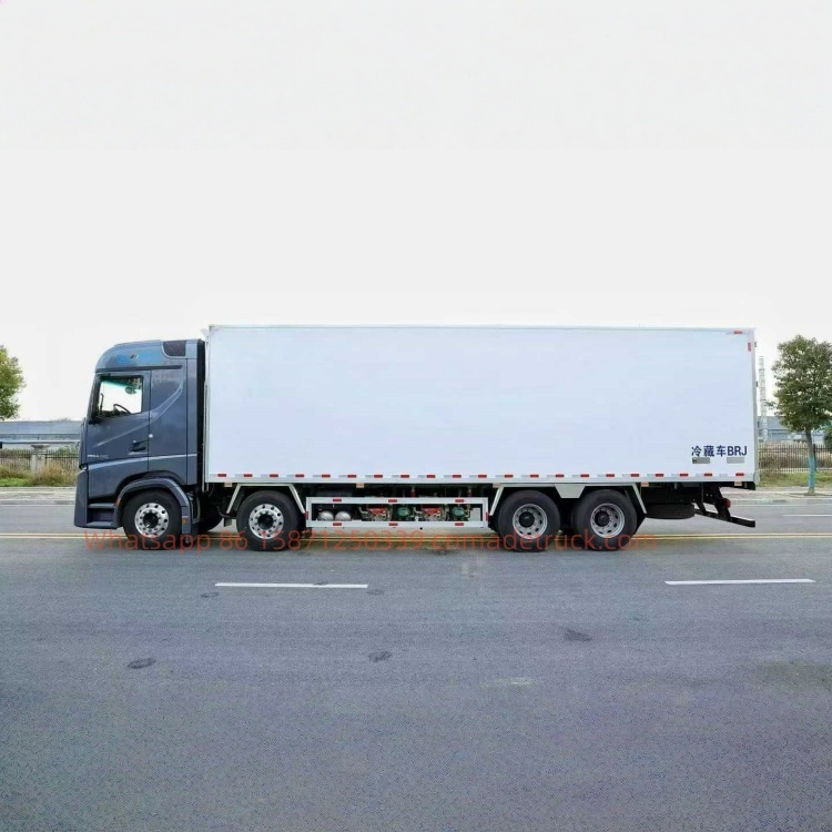 9.6-meter Auman Galaxy 7-620 HP 8×4 cold chain refrigerated truck, maximum speed limit 89km/h