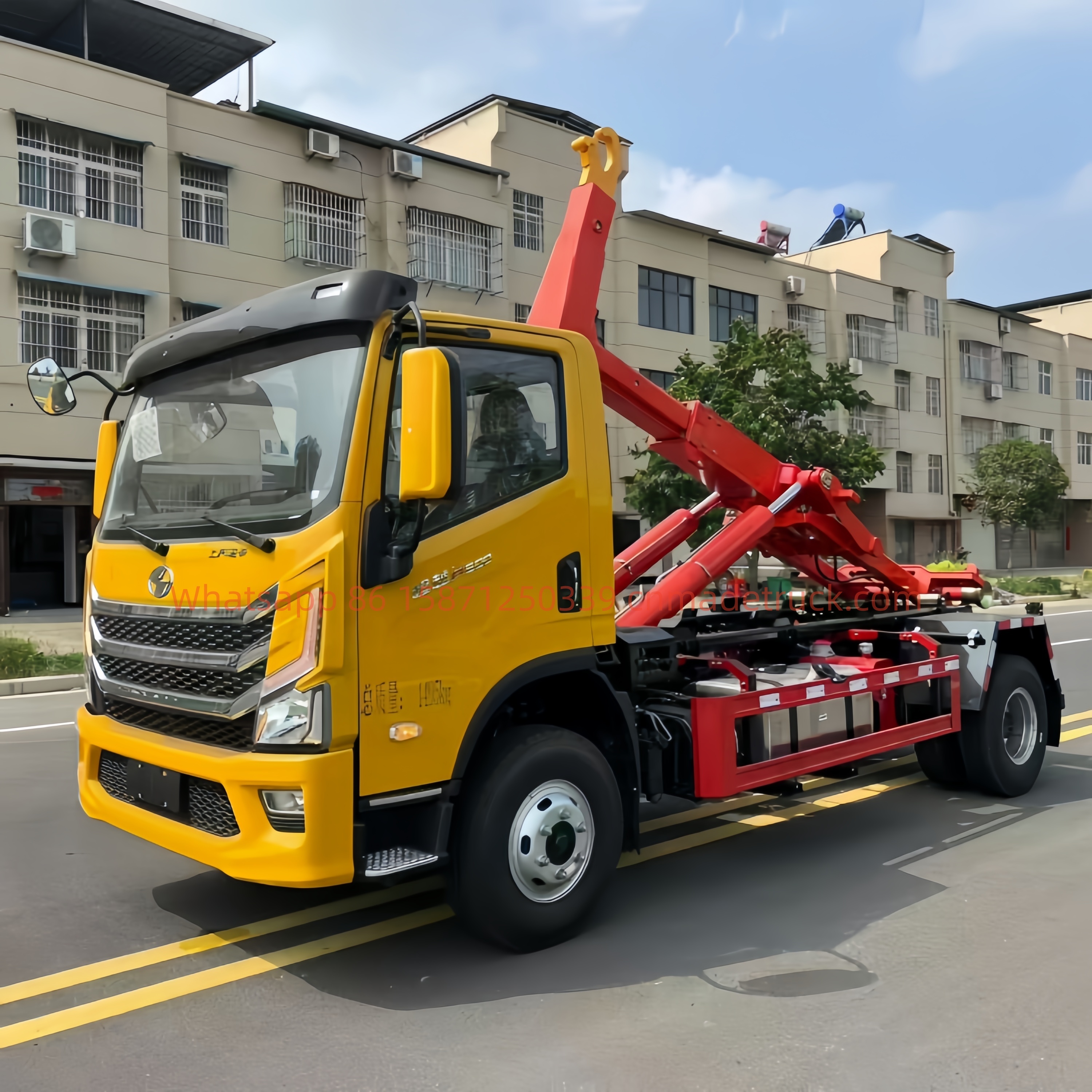 SAIC blue-plate heavy-duty hook-arm garbage truck with a 3800mm wheelbase and a 130-horsepower Weichai engine