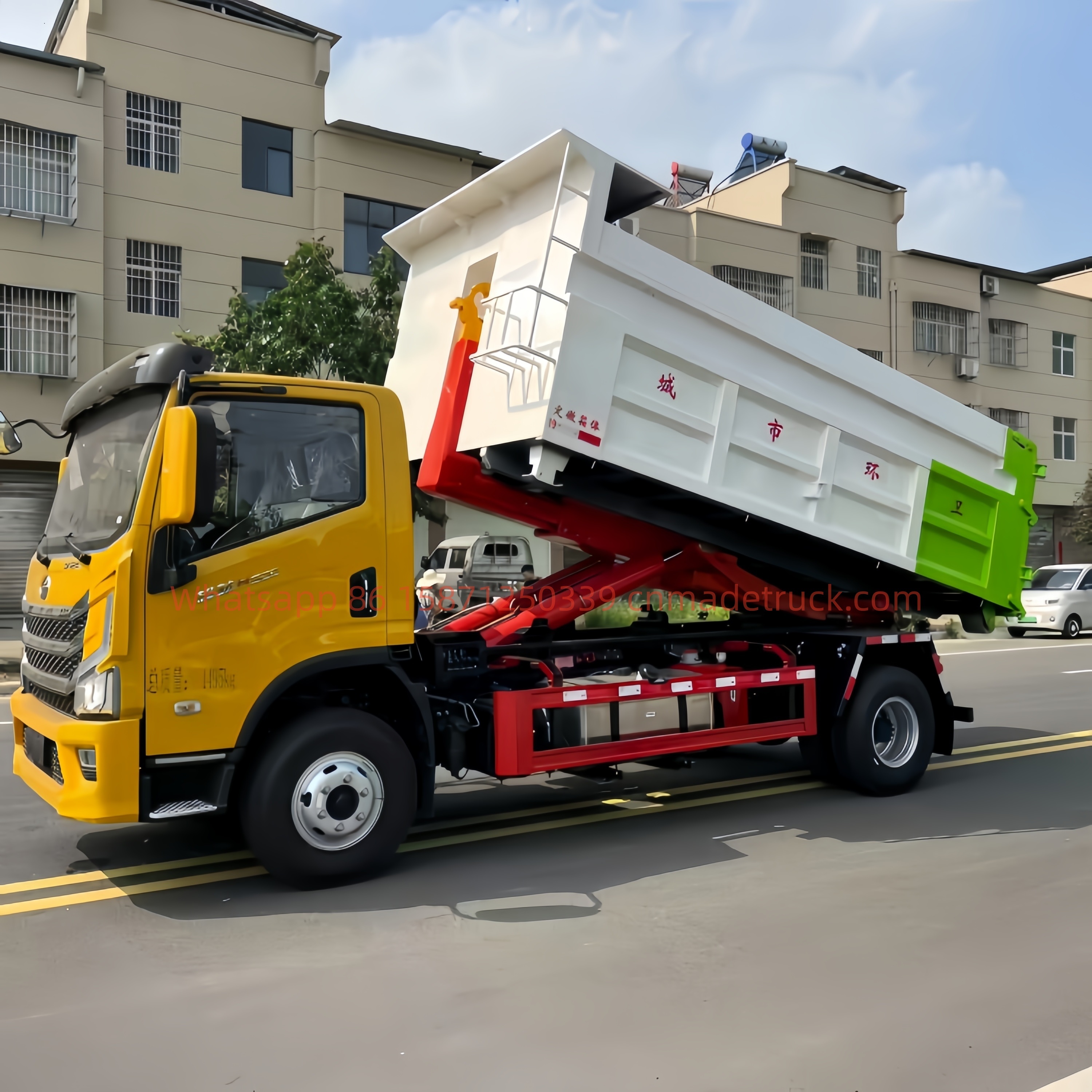SAIC blue-plate heavy-duty hook-arm garbage truck with a 3800mm wheelbase and a 130-horsepower Weichai engine