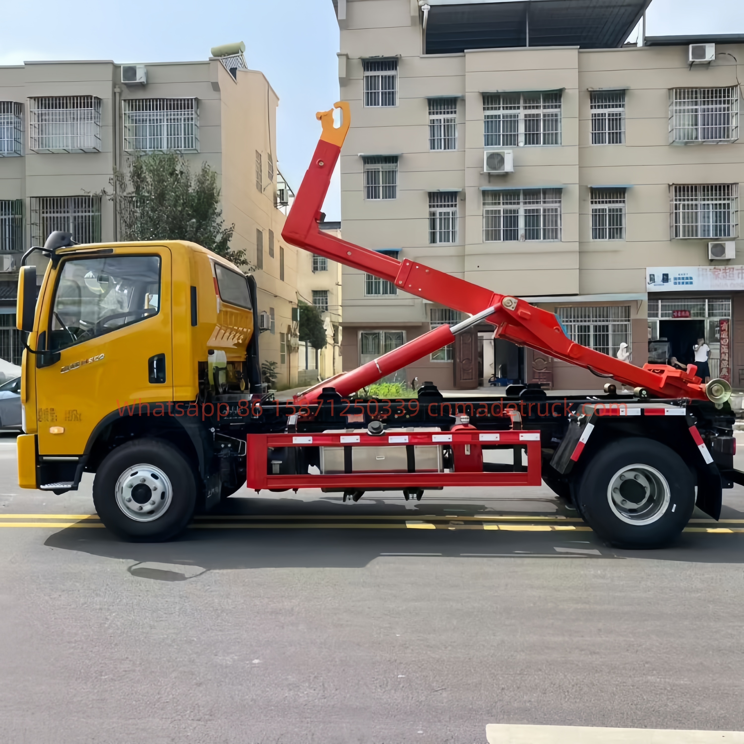 SAIC blue-plate heavy-duty hook-arm garbage truck with a 3800mm wheelbase and a 130-horsepower Weichai engine
