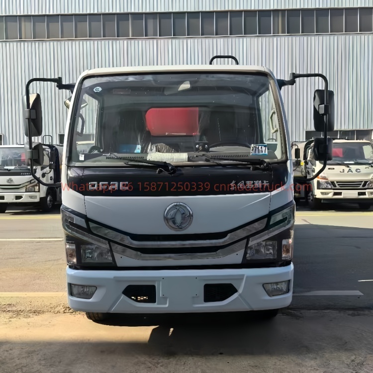 DFL Duolika 7000-liter compressed garbage truck powered by Quanchai 136 horsepower