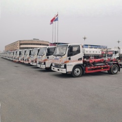 JAC blue-plate hook-arm garbage truck, Yunnei 150 horsepower, wheelbase 3300 mm