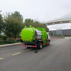 东风华神餐厨垃圾车发动机全柴142马力2300升排量轴距2800mm