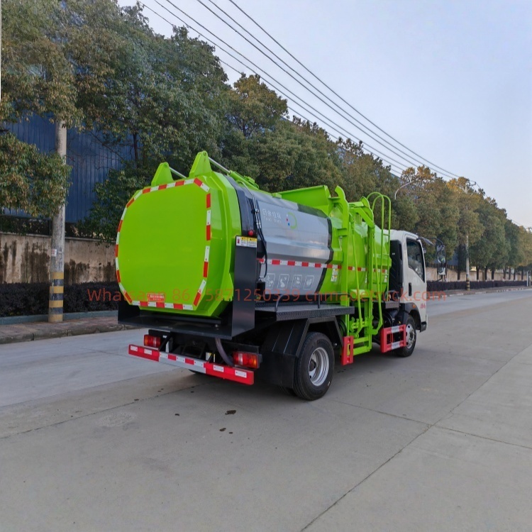 Sinotruk Howo 8000-liter kitchen waste truck with Weichai 140 horsepower and a wheelbase of 3280 mm