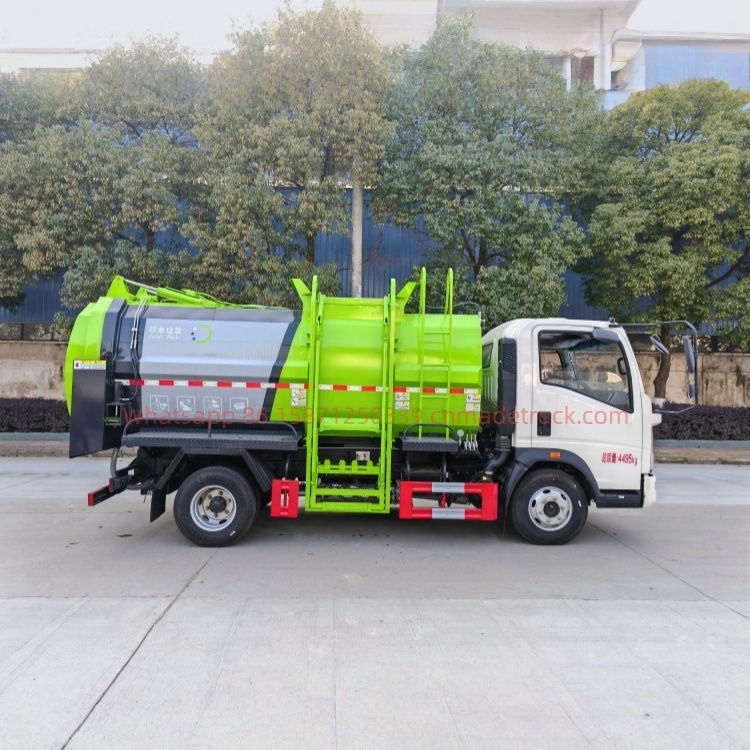 Sinotruk Howo 8000-liter kitchen waste truck with Weichai 140 horsepower and a wheelbase of 3280 mm