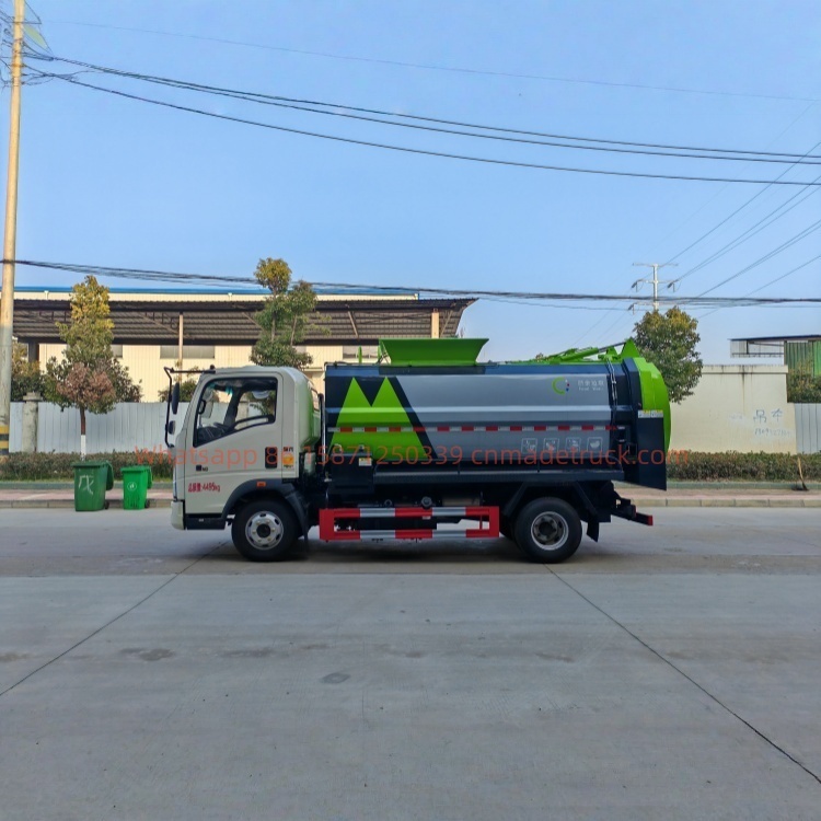 Sinotruk Howo 8000-liter kitchen waste truck with Weichai 140 horsepower and a wheelbase of 3280 mm