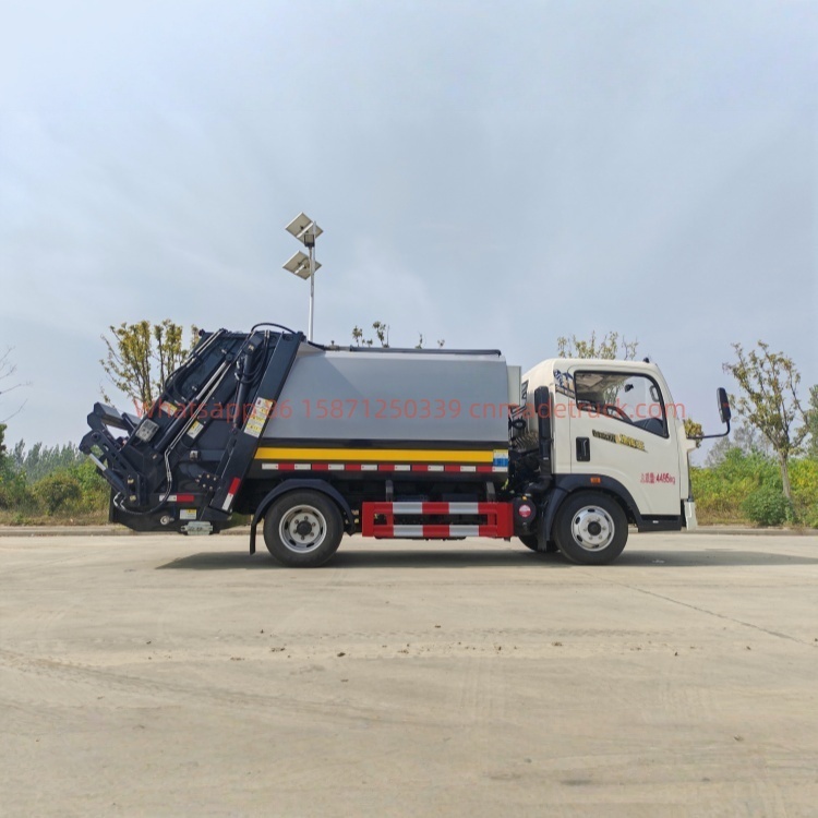 Sinotruk Howo underground garage compressed garbage truck,, Weichai 140 horsepower, wheelbase of 2800mm