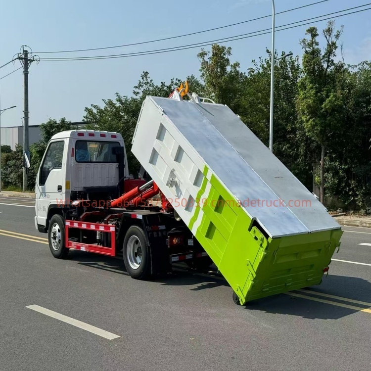 FOTON underground garage hook-arm garbage truck, Quanchai 95 horsepower, displacement 2300L