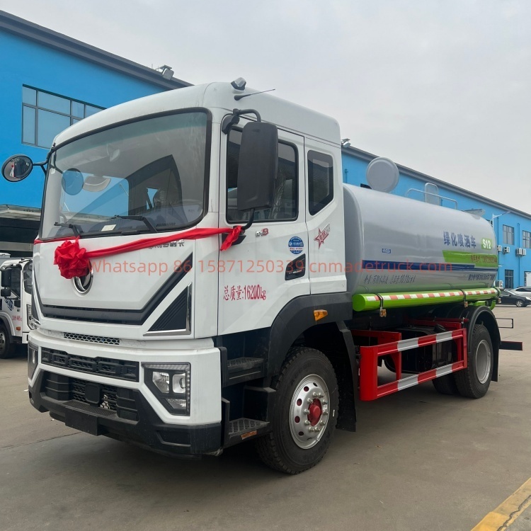 DFL sprinkler truck, Yuchai 200 horsepower engine, wheelbase of 3950 mm, displacement of 4160 L