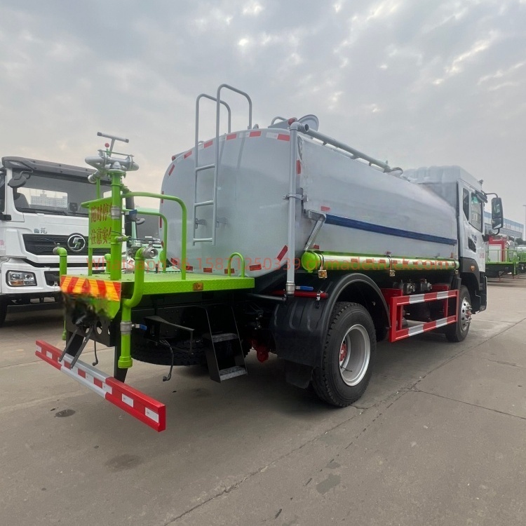 DFL sprinkler truck, Yuchai 200 horsepower engine, wheelbase of 3950 mm, displacement of 4160 L